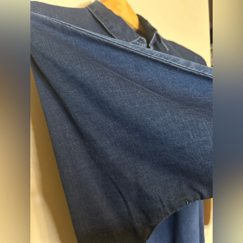 ✌️4 for $20✌️ Denim blouse 100% cotton - Picture 4 of 12